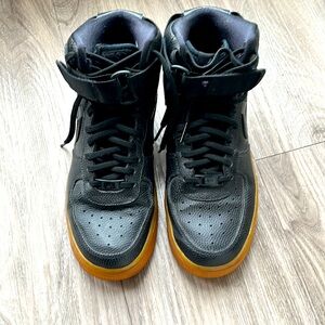 Nike High Top Air Force Ones Gumsole - W 7